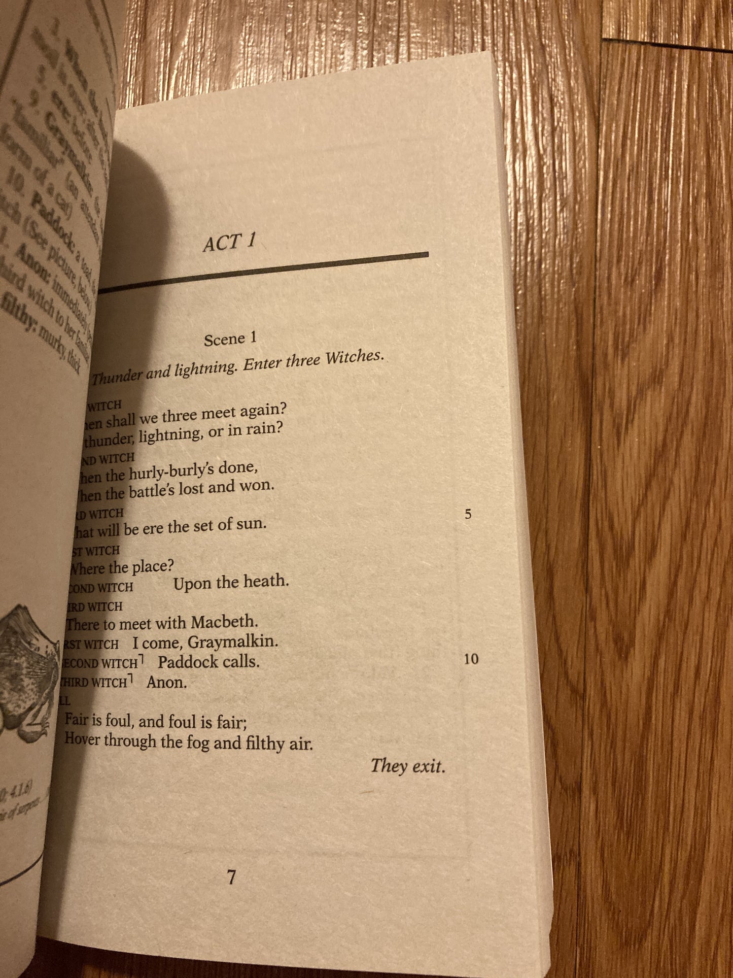 Macbeth (Folger Shakespeare Library) Mass Market Paperback