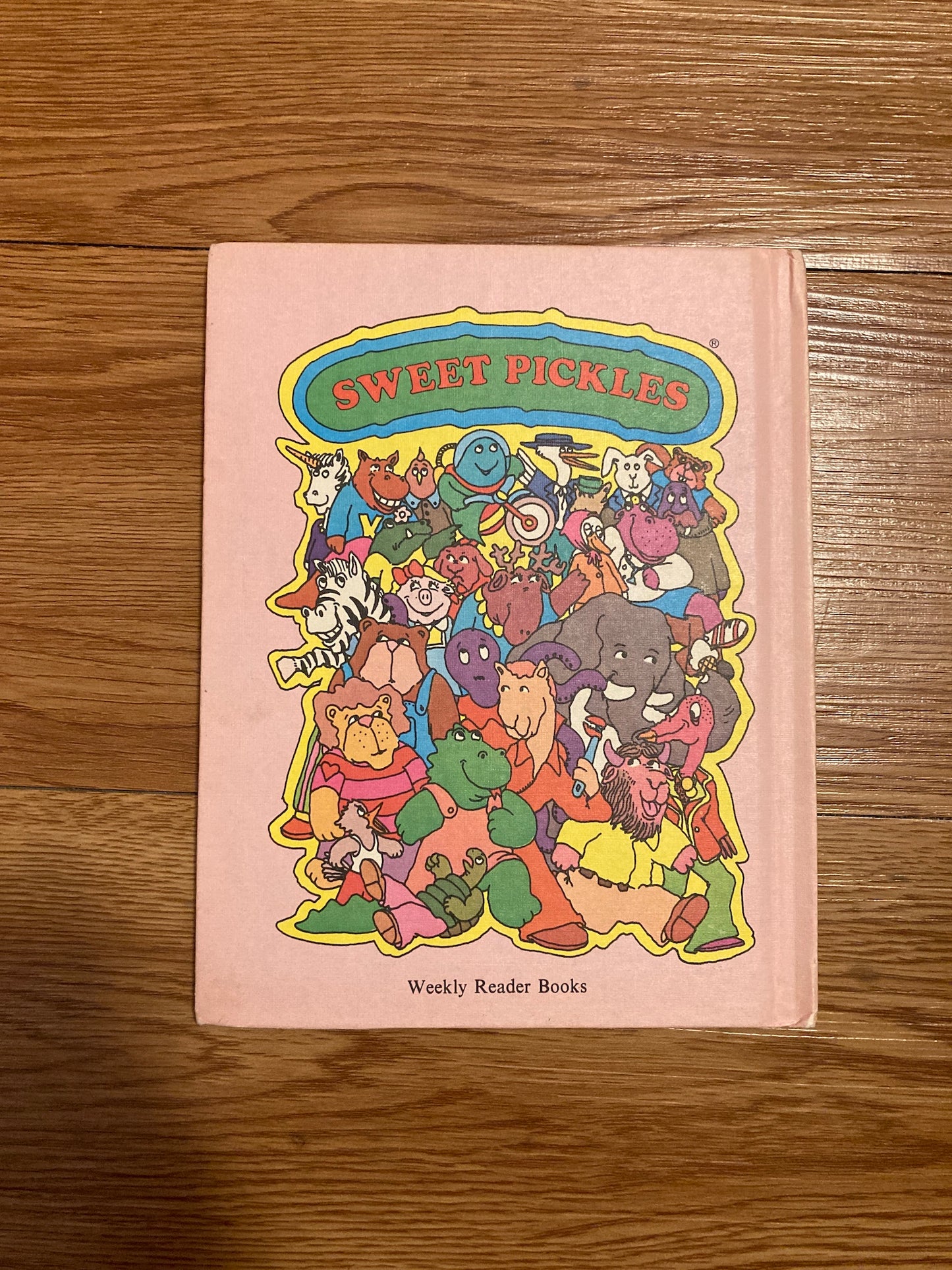 Moody Moose Buttons (Sweet Pickles Series), Very Good!