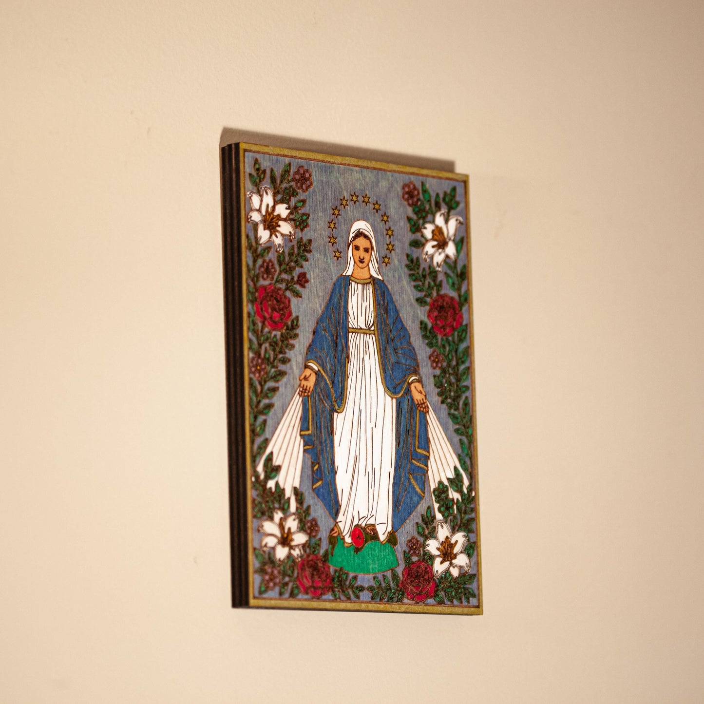 Our Lady of Grace Mini Wall Hanging – Hand-Colored 4x6 Engraved Birch Wood Plaque – Catholic Wall Art – Made in the USA