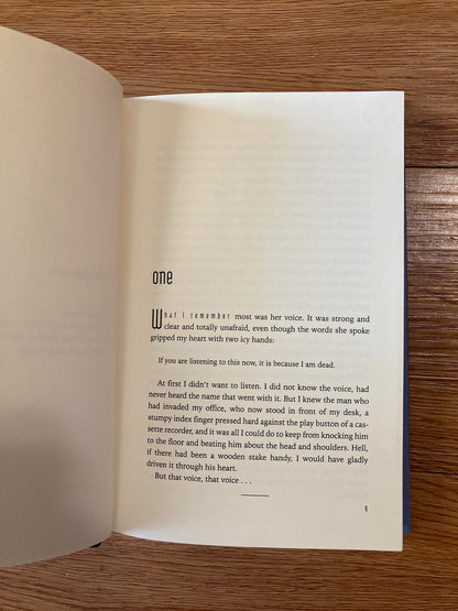 Dearly Departed: A Holland Taylor Mystery, David Housewright
